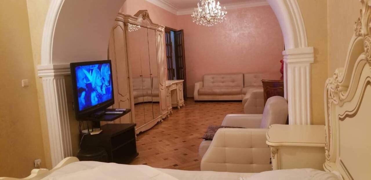 Apartment Irma Rustaveli 57 Batumi Eksteriør billede